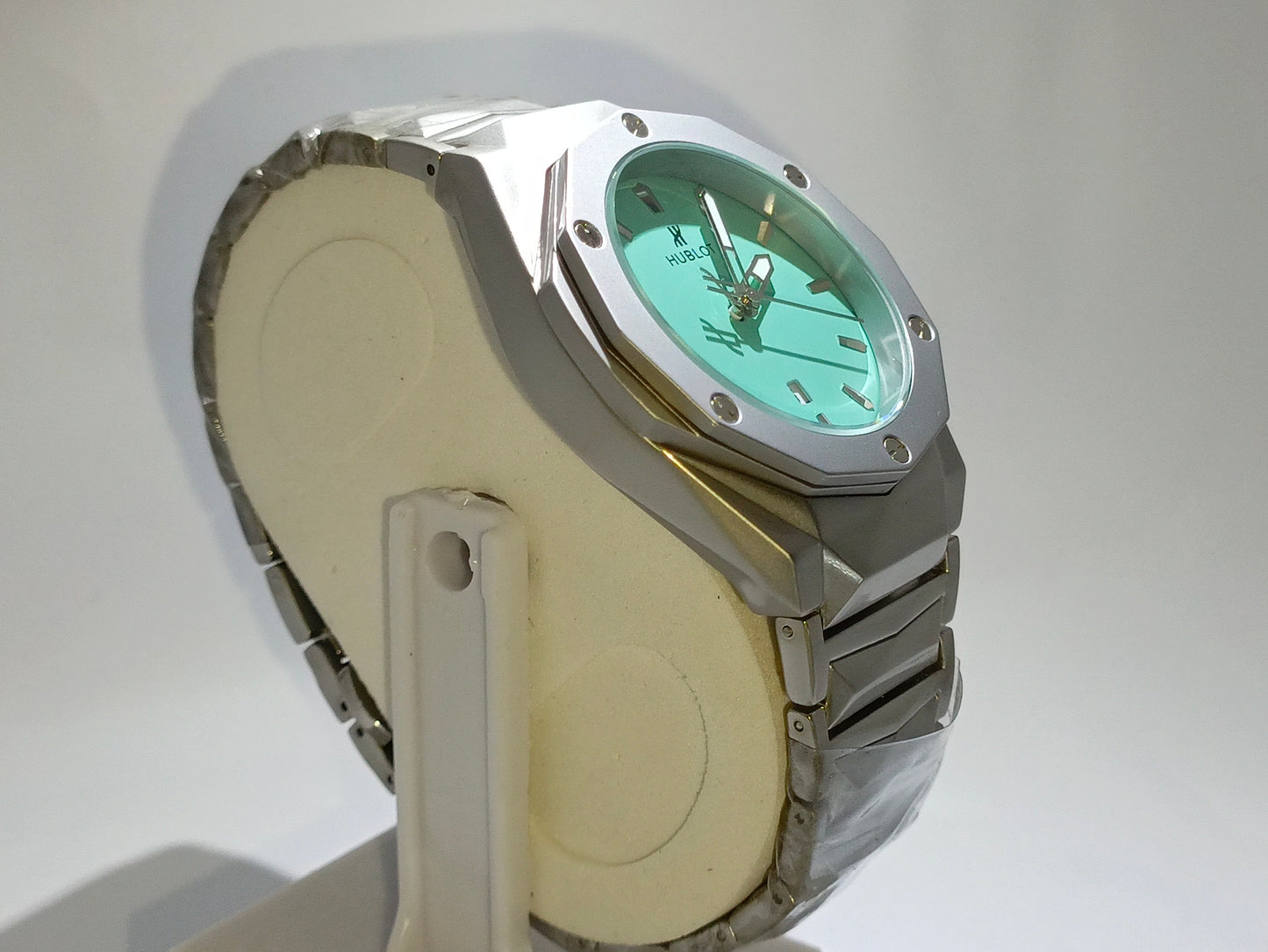 HUBLOT DIAMOND CUT DATE WATCH, WITH AQUA DIAL